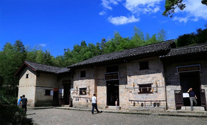 井冈山红色教育基地-茅坪八角楼