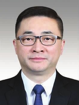 李崟